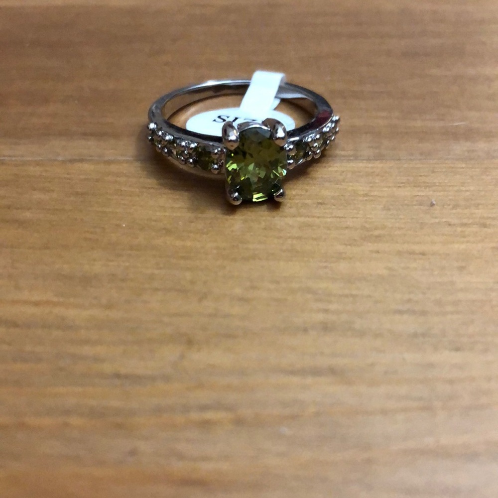 Ring - Picture 4 of 4